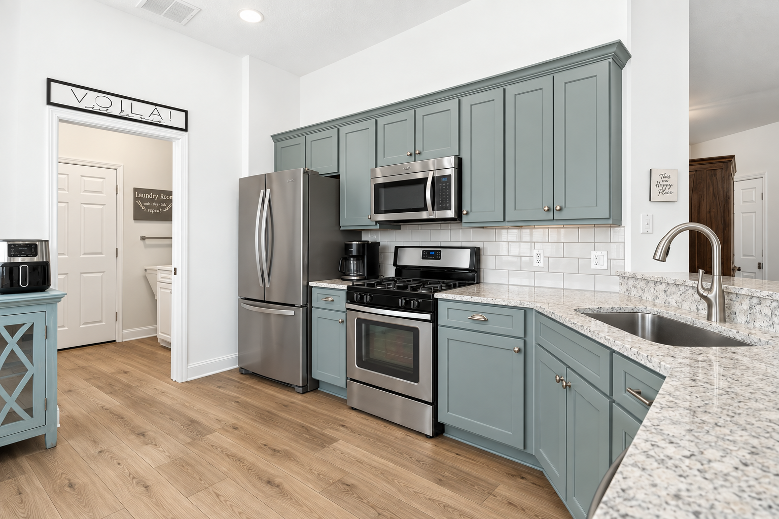 Bradenton cabinets after painting