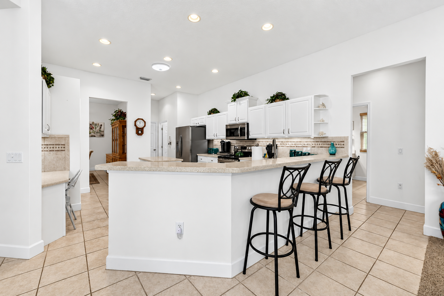 Bradenton kitchen after painting